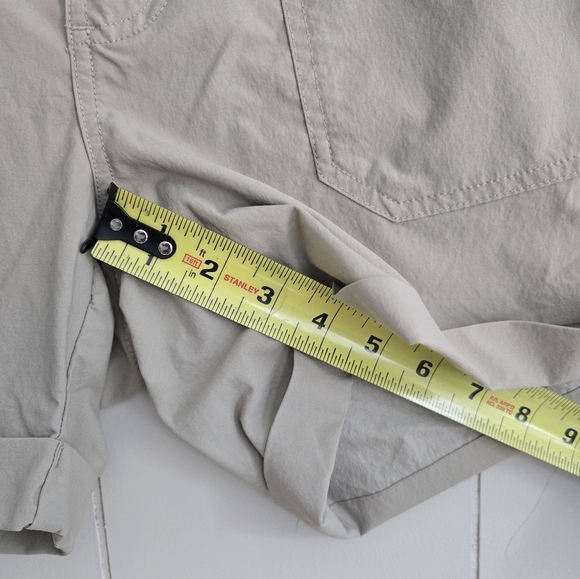 The North Face Women's Beige Cargo Shorts-Size 4 - Picture 7 of 8